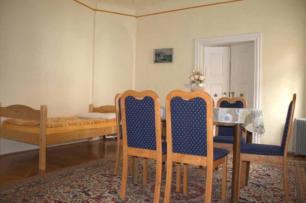 Appartement Vidicev Dvorec à Radovljica Extérieur photo